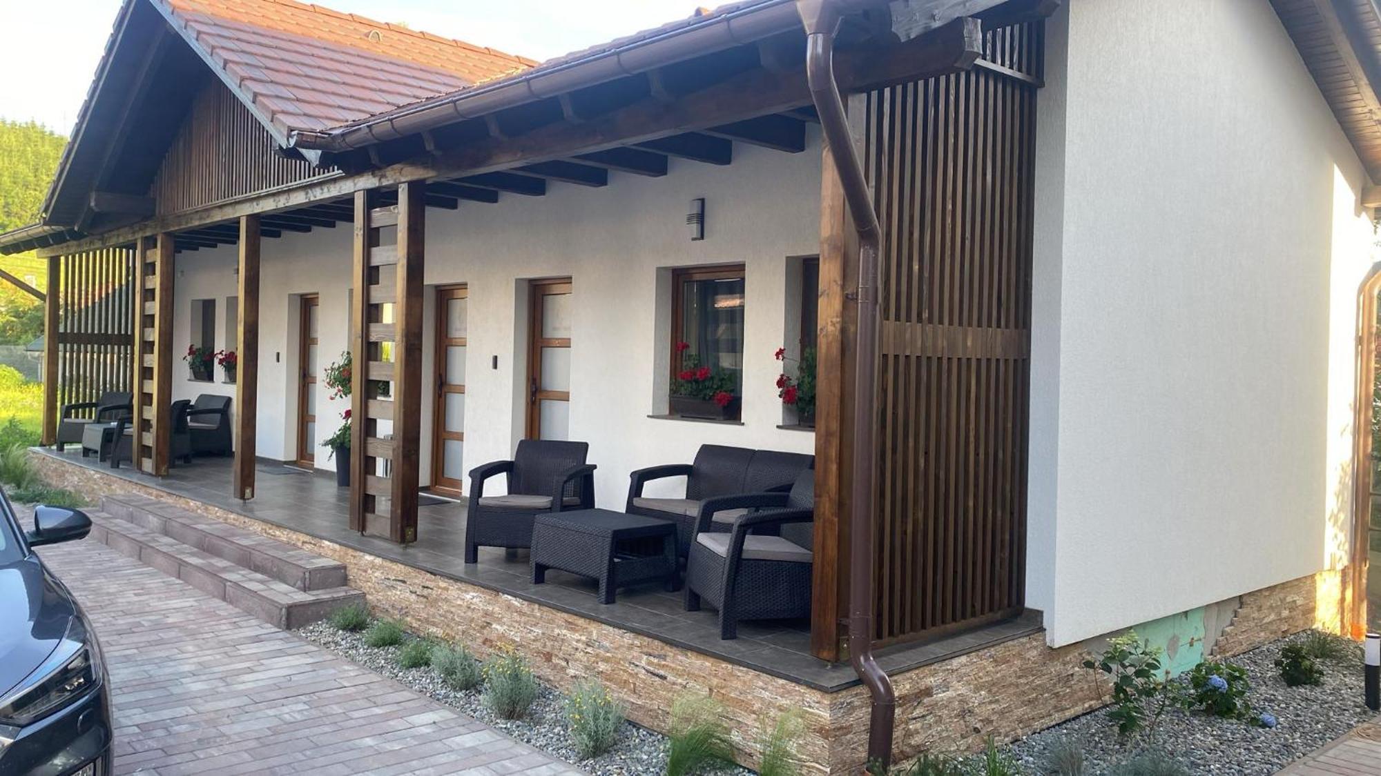 Farkas Panzio Bed & Breakfast Praid Exterior photo