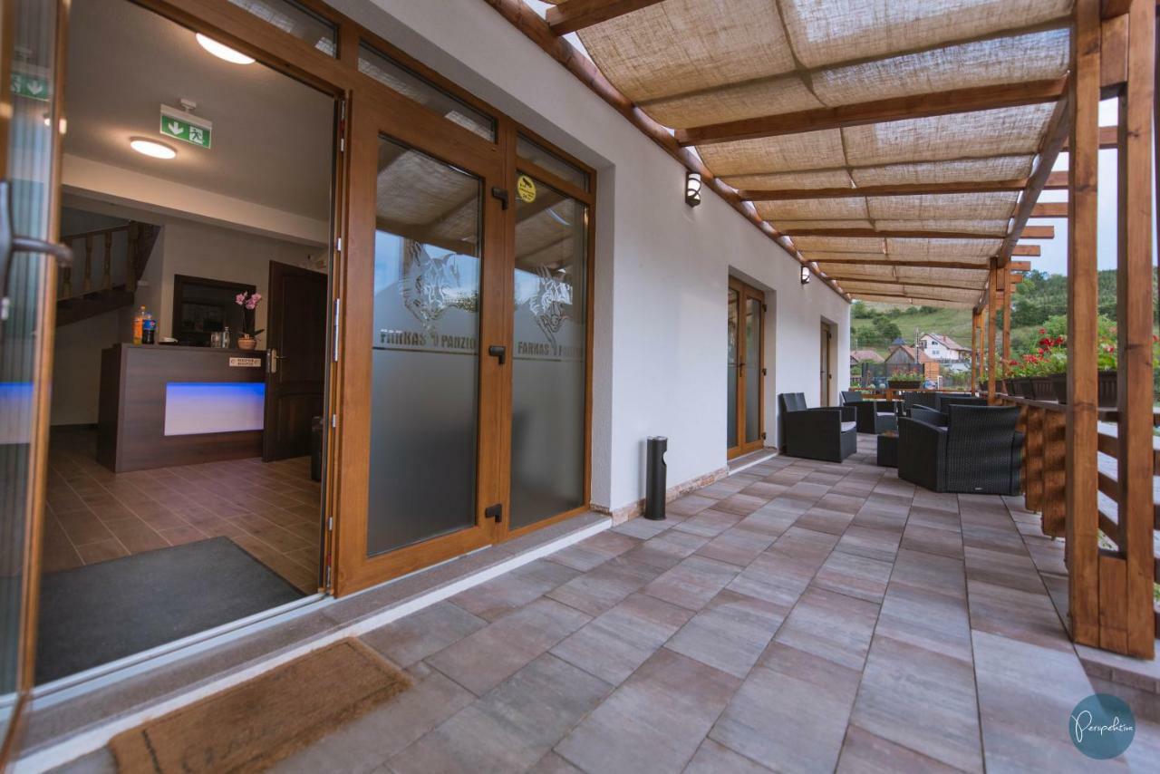 Farkas Panzio Bed & Breakfast Praid Exterior photo